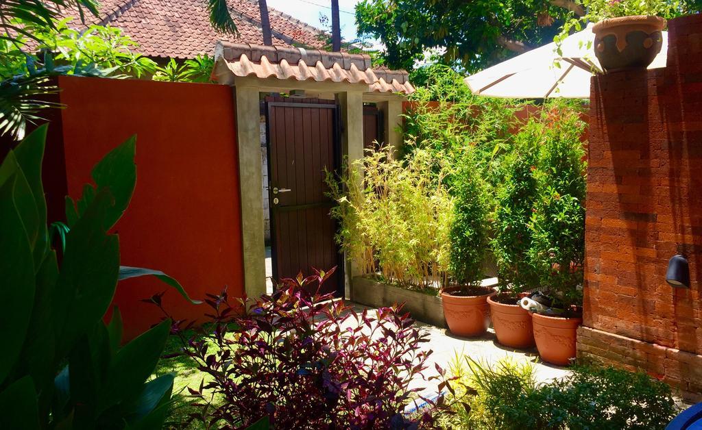 Merpati - Studios Sanur Εξωτερικό φωτογραφία